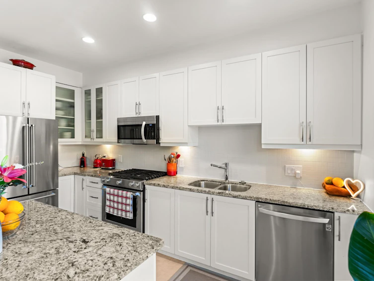3-307 E 15th Street, North Vancouver, BC, V7L 2R6 - 18