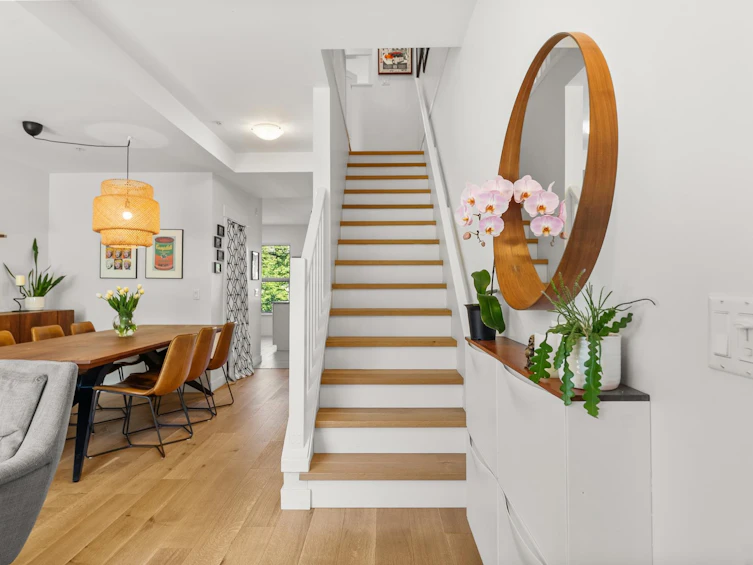 3-307 E 15th Street, North Vancouver, BC, V7L 2R6 - 3