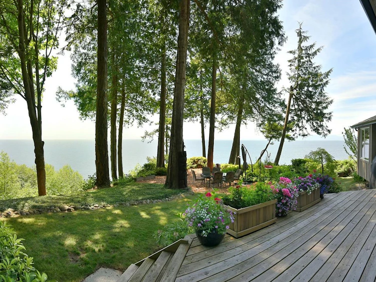 7647 Eureka Place, Halfmoon Bay, BC, V7Z 1A1