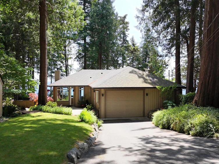 7647 Eureka Place, Halfmoon Bay, BC, V7Z 1A1 - 3