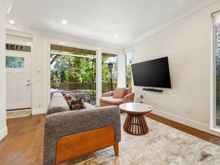 1181 E 19th Avenue, Vancouver, BC, V5V 1K9 - 7