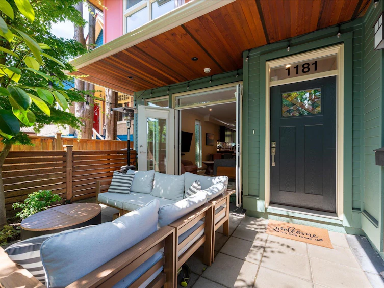 1181 E 19th Avenue, Vancouver, BC, V5V 1K9 - 2