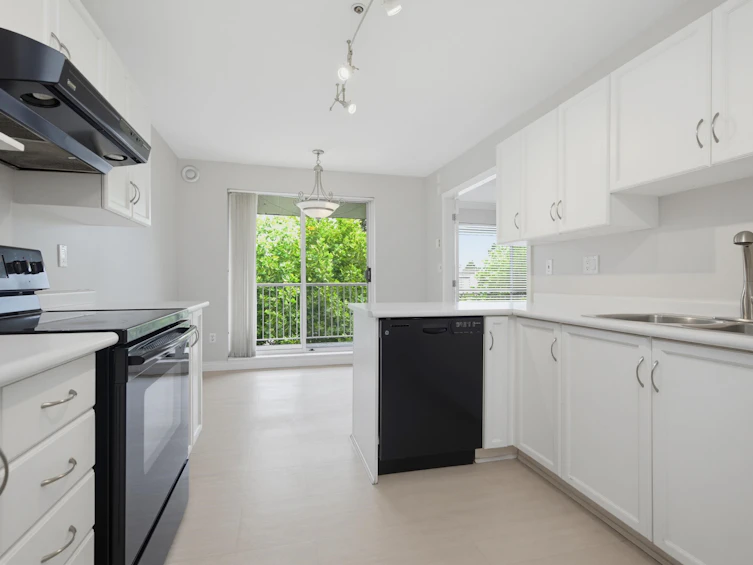 438-32830 George Ferguson Way, Abbotsford, BC, V2S 7K1 - 10
