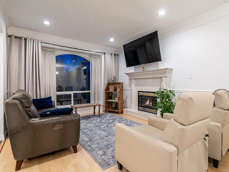 8438 14th Avenue, Burnaby, BC, V3N 2C4 - 8