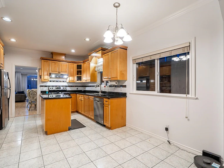 8438 14th Avenue, Burnaby, BC, V3N 2C4 - 18
