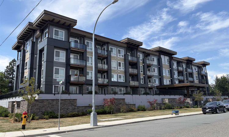 113-9450 Robson Street
