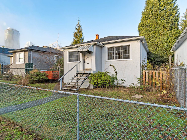 5263 Imperial Street, Burnaby, BC, V5J 1E5