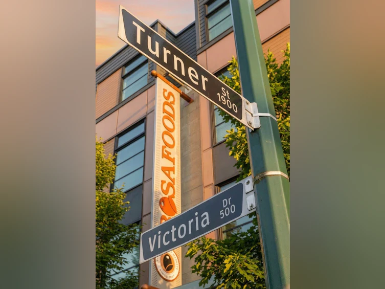 1955 Turner Street, Vancouver, BC, V5L 1Z9 - 13