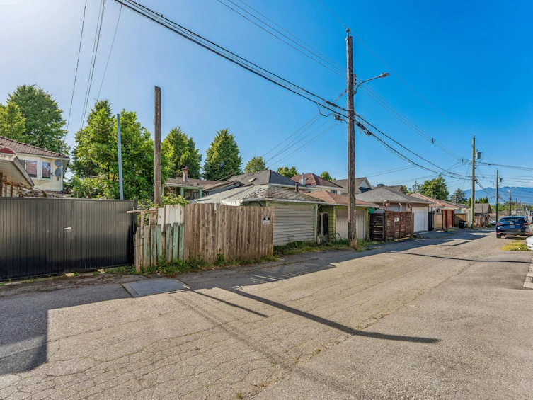 4420 Perry Street, Vancouver, BC, V5N 3X5 - 10