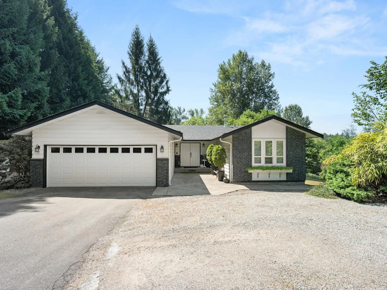 23014 70a Avenue, Langley, BC, V2Y 2J9 - 2