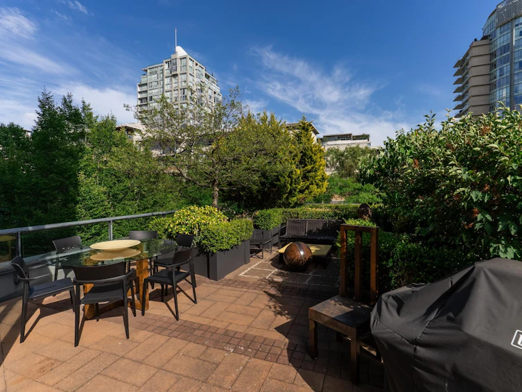 5A-139 Drake Street, Vancouver, BC, V6Z 2T8