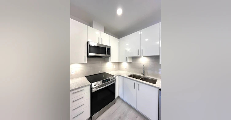 32690 14th Avenue, Mission, BC, V2V 2N8 - 2