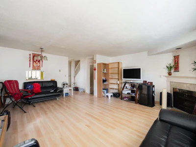 18-8711 General Currie Road - 5