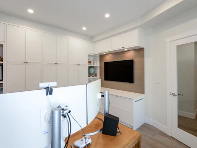 3193 Richmond Street - 4
