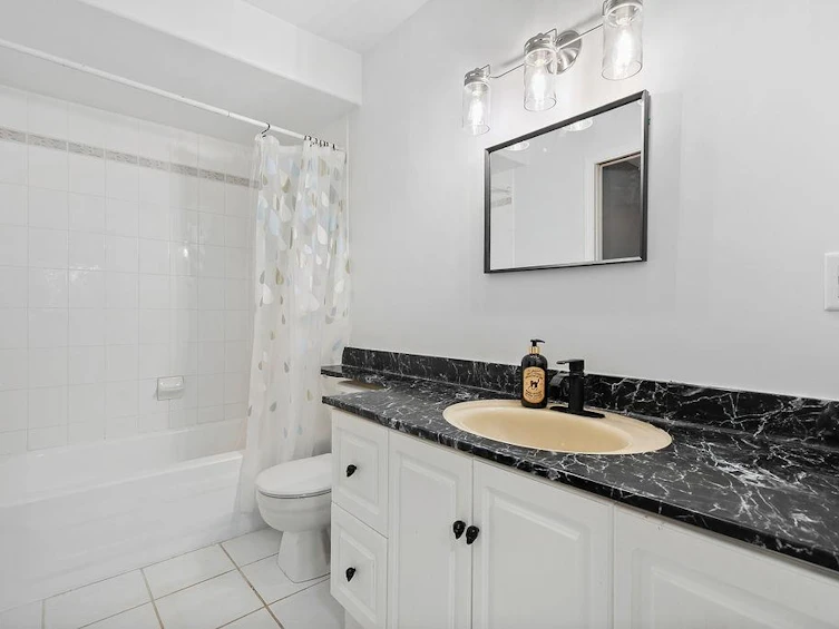 10-1 Aspenwood Drive, Port Moody, BC, V3H 4X8 - 33