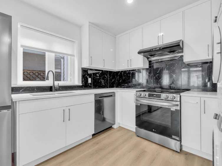 1675 W 59th Avenue, Vancouver, BC, V6P 1Z3 - 32
