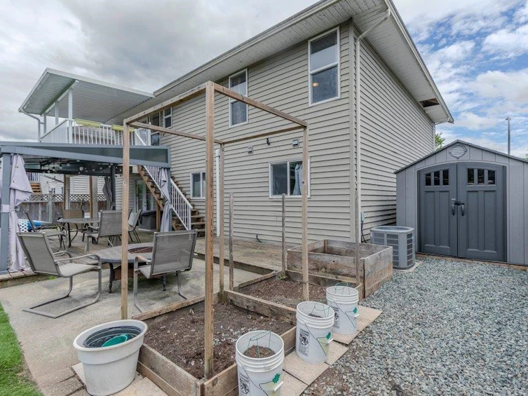 8627 Henderson Street, Mission, BC, V2V 7P9 - 36