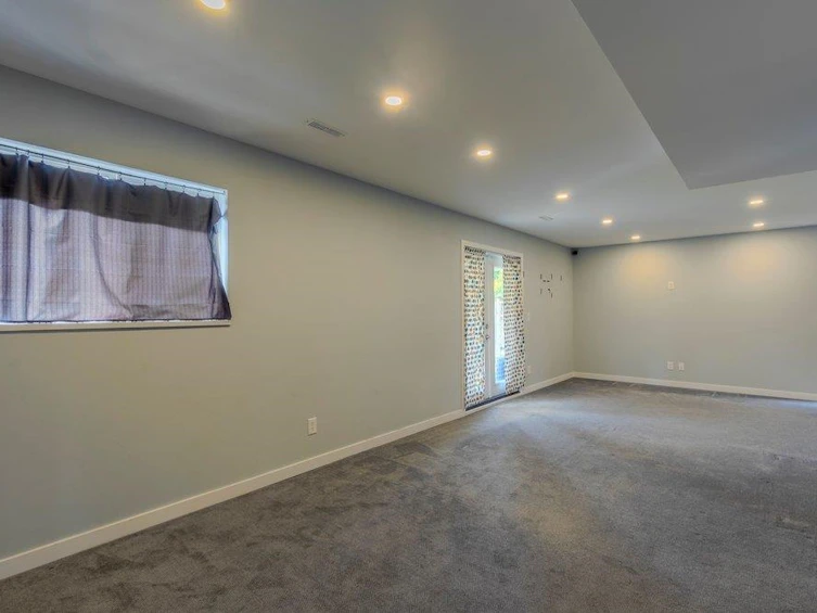 8627 Henderson Street, Mission, BC, V2V 7P9 - 8
