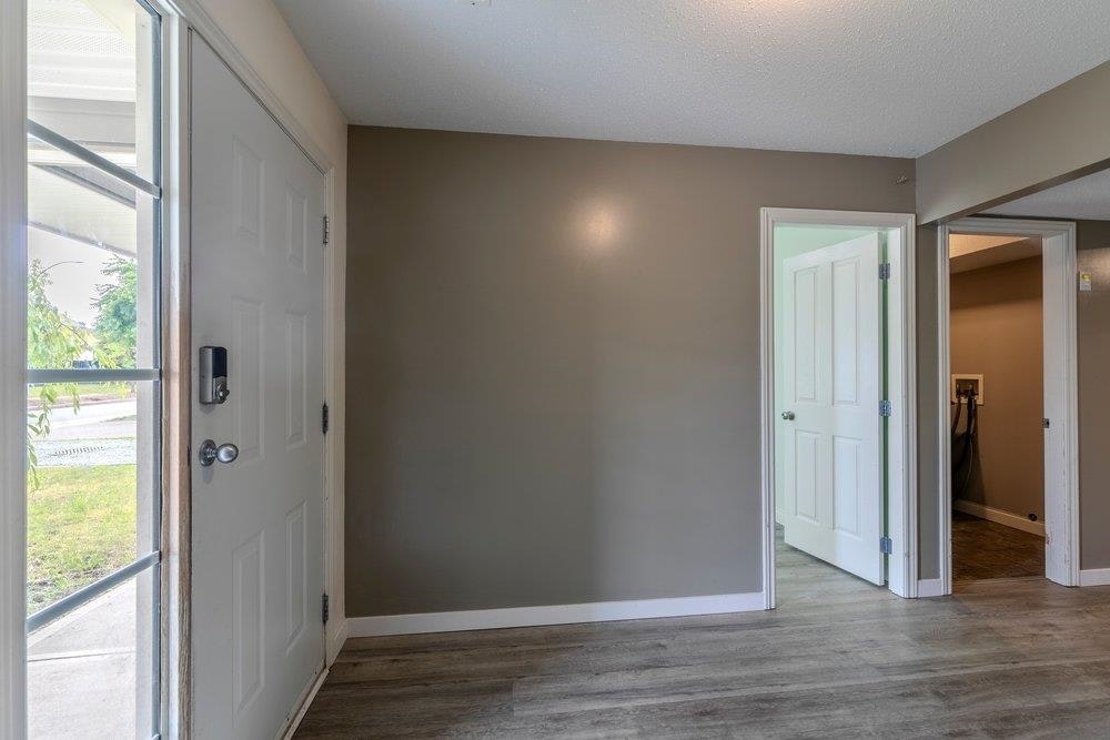 8627 Henderson Street, Mission, BC, V2V 7P9 - 5
