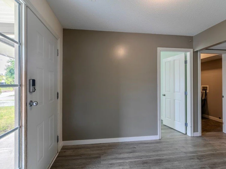 8627 Henderson Street, Mission, BC, V2V 7P9 - 5