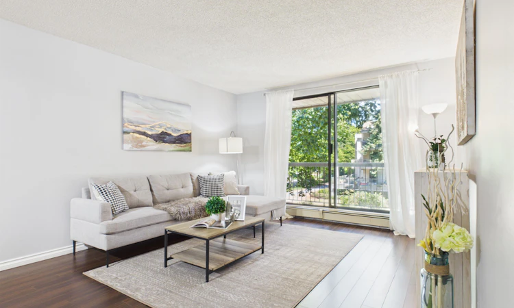 220-8411 Ackroyd