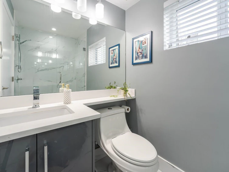 1805 E 37th Avenue, Vancouver, BC, V5P 1E9 - 11