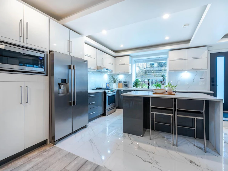 1805 E 37th Avenue, Vancouver, BC, V5P 1E9 - 2