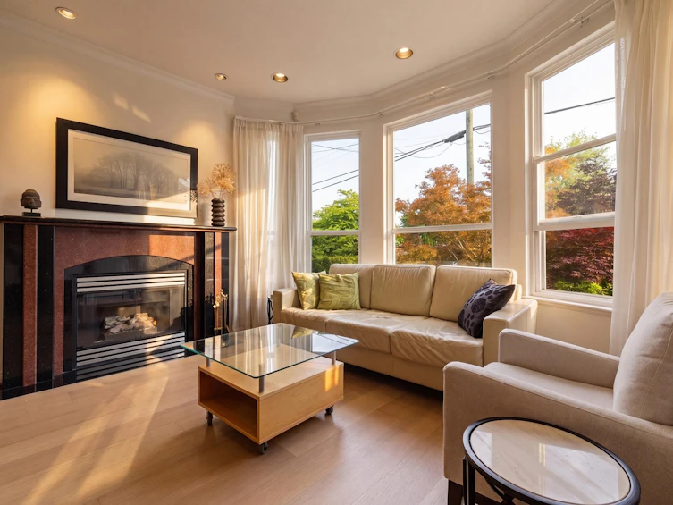888 E 30th Avenue, Vancouver, BC, V5V 2W1 - 2