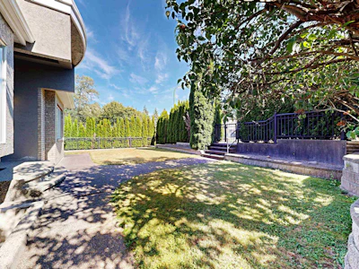4093 Nithsdale Street - 2