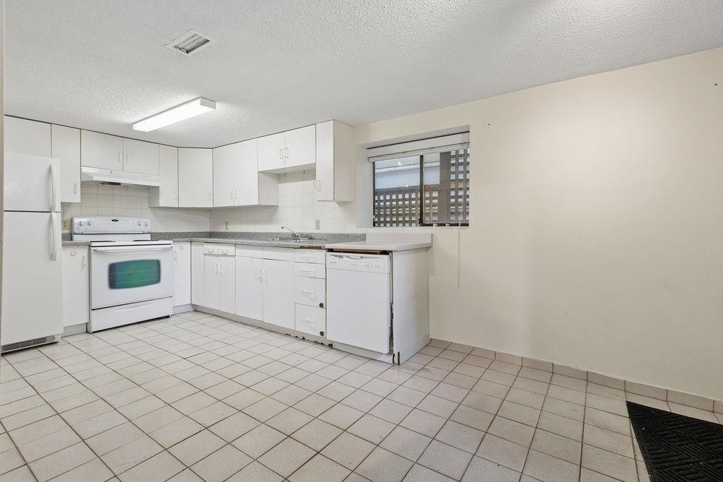 Ground level-3229 W 11th Avenue, Vancouver, BC, V6K 2M9 - 13