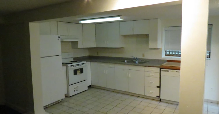 Ground level-3229 W 11th Avenue, Vancouver, BC, V6K 2M9 - 2