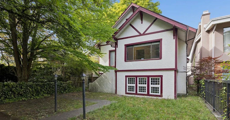 Ground level-3229 W 11th Avenue, Vancouver, BC, V6K 2M9