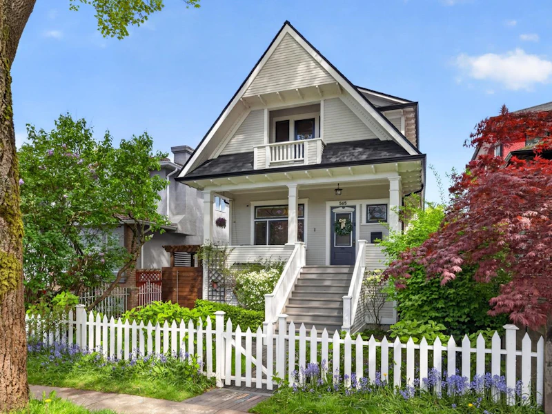 565 E 45th Avenue, Vancouver BC V5W 1X6