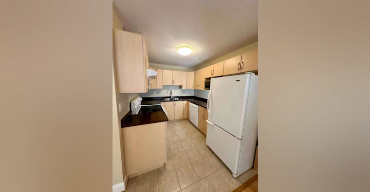 826 Cottonwood Avenue, Coquitlam, BC, V3J 2T1 - 4