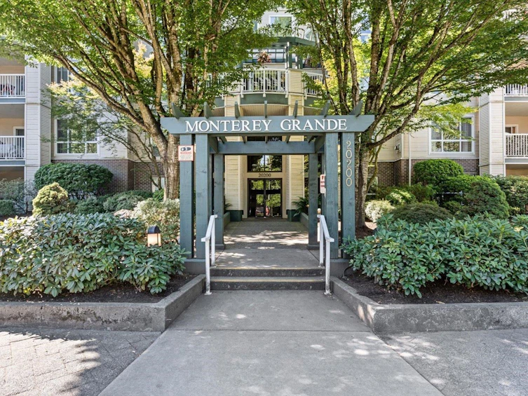 209-20200 54a Avenue, Langley, BC, V3A 3W7