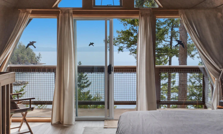 1-12139 Sunshine Coast Highway