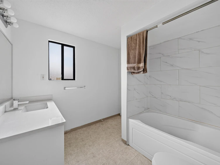 6439 Azure Road, Richmond, BC, V7C 2R8 - 25