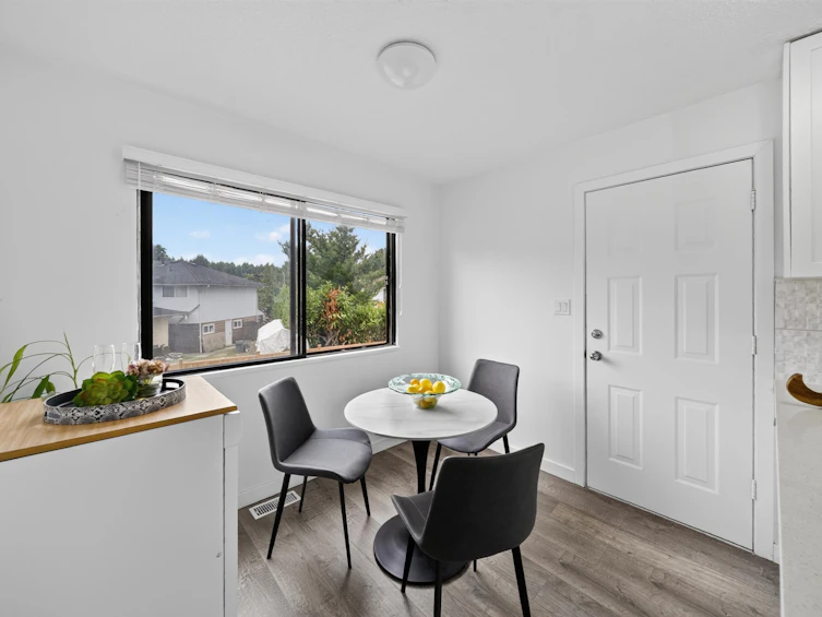 6439 Azure Road, Richmond, BC, V7C 2R8 - 15