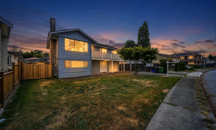 6439 Azure Road