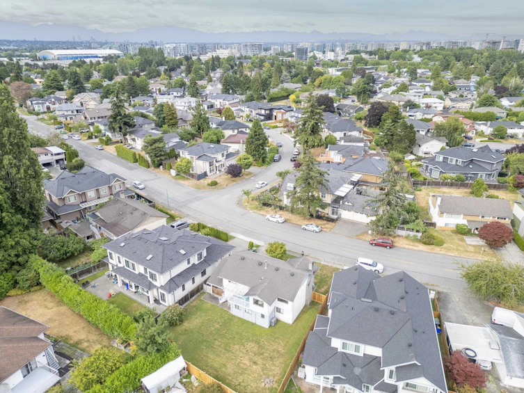 6439 Azure Road, Richmond, BC, V7C 2R8 - 2