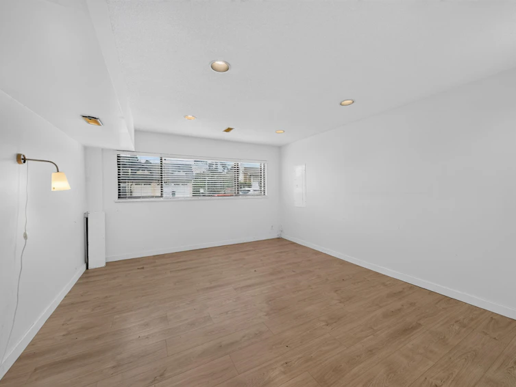 6439 Azure Road, Richmond, BC, V7C 2R8 - 23