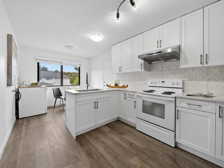 6439 Azure Road, Richmond, BC, V7C 2R8 - 13