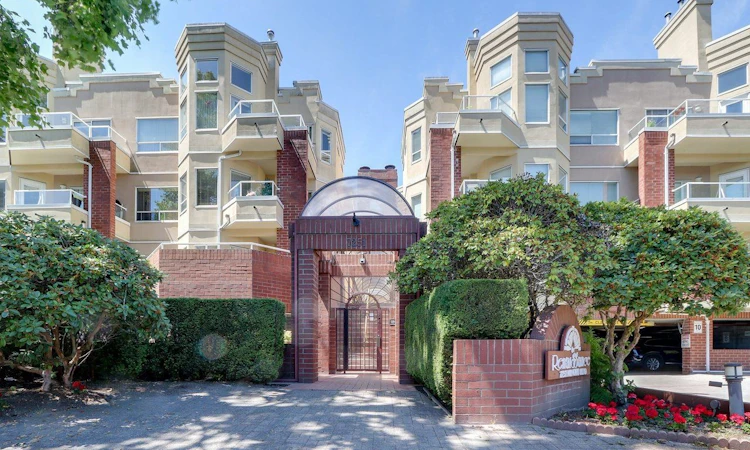 325-7251 Minoru Boulevard