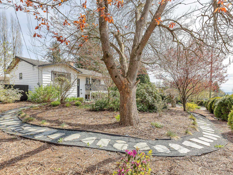 7958 Taulbut Street, Mission, BC, V2V 3W7 - 2