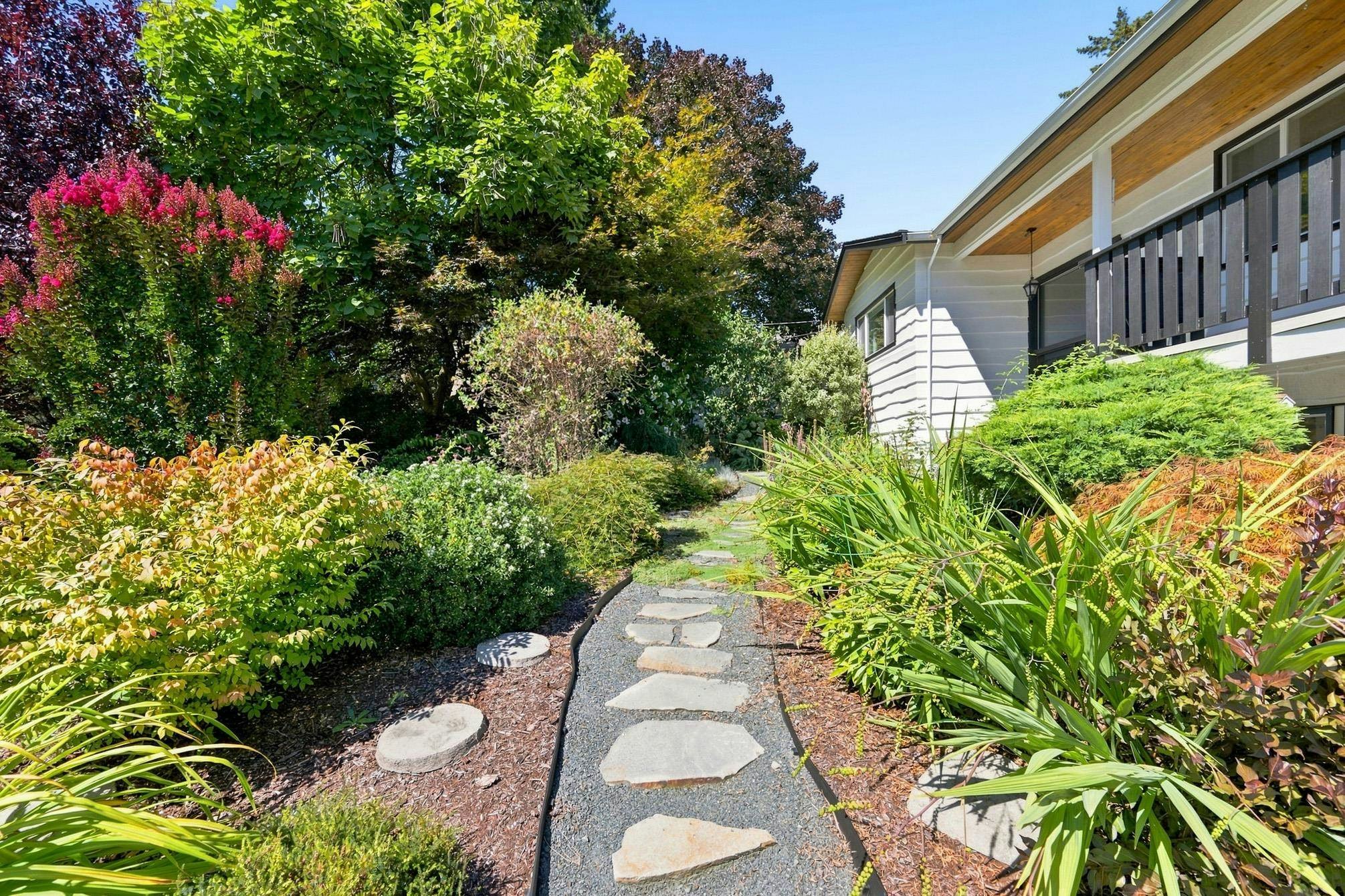 7958 Taulbut Street, Mission, BC, V2V 3W7 - 2