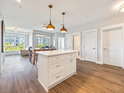 3413-2180 Kelly Avenue - 2