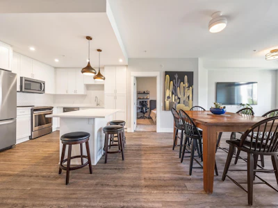 3413-2180 Kelly Avenue - 4