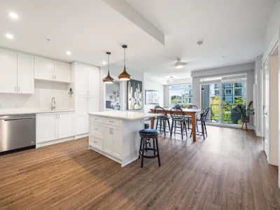 3413-2180 Kelly Avenue - 3