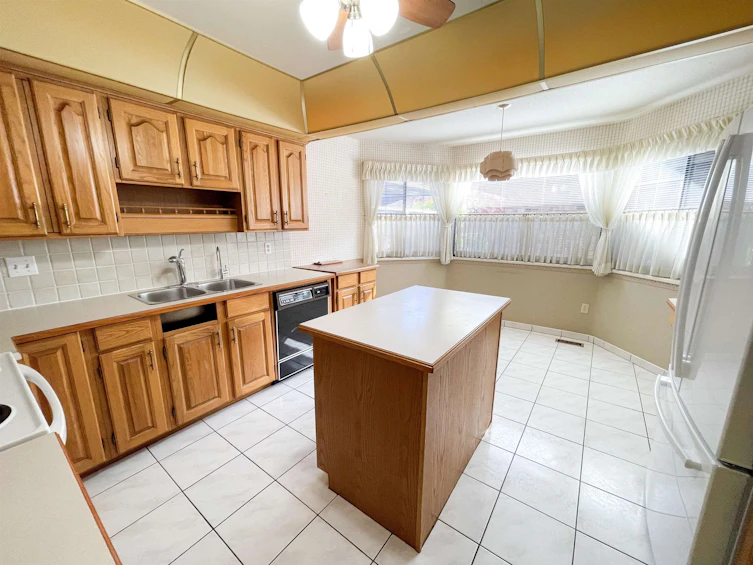 6-1725 Southmere Crescent, Surrey, BC, V4A 7A7 - 9