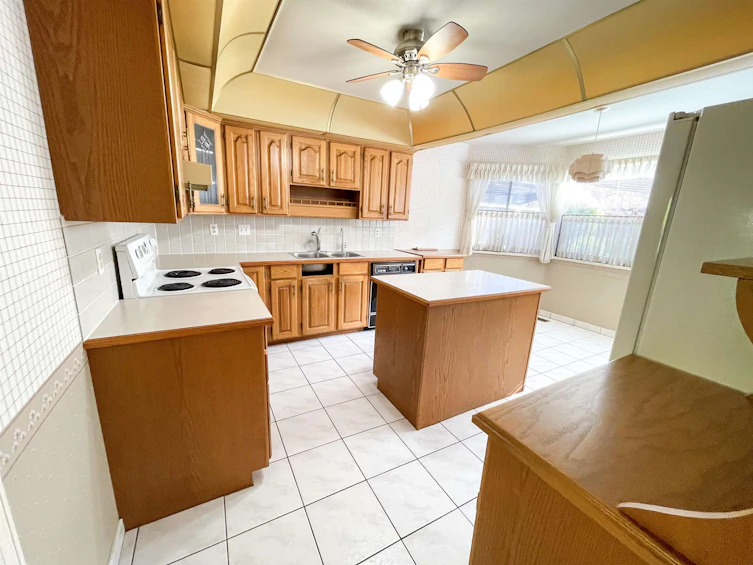 6-1725 Southmere Crescent, Surrey, BC, V4A 7A7 - 7